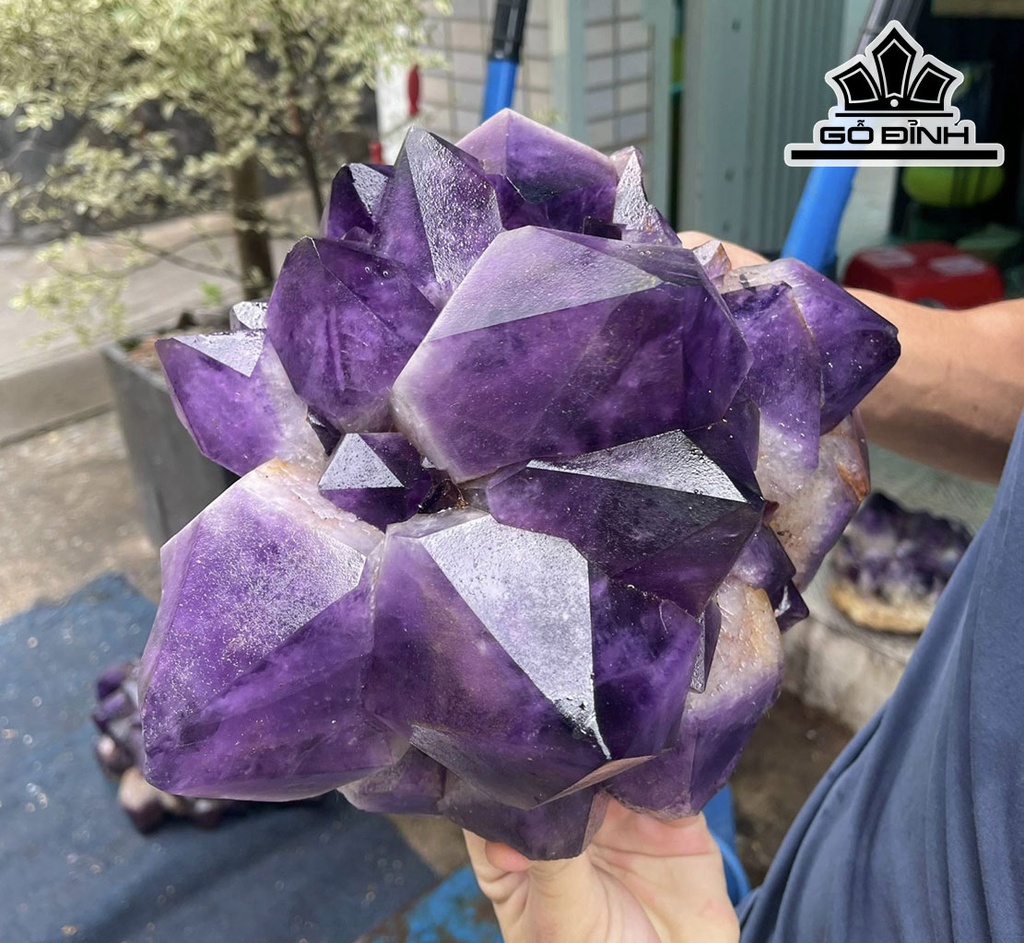 Tác Phẩm Đá Thạch Anh Tím Cao 27 Ngang 23 (cm) 6,87kg
