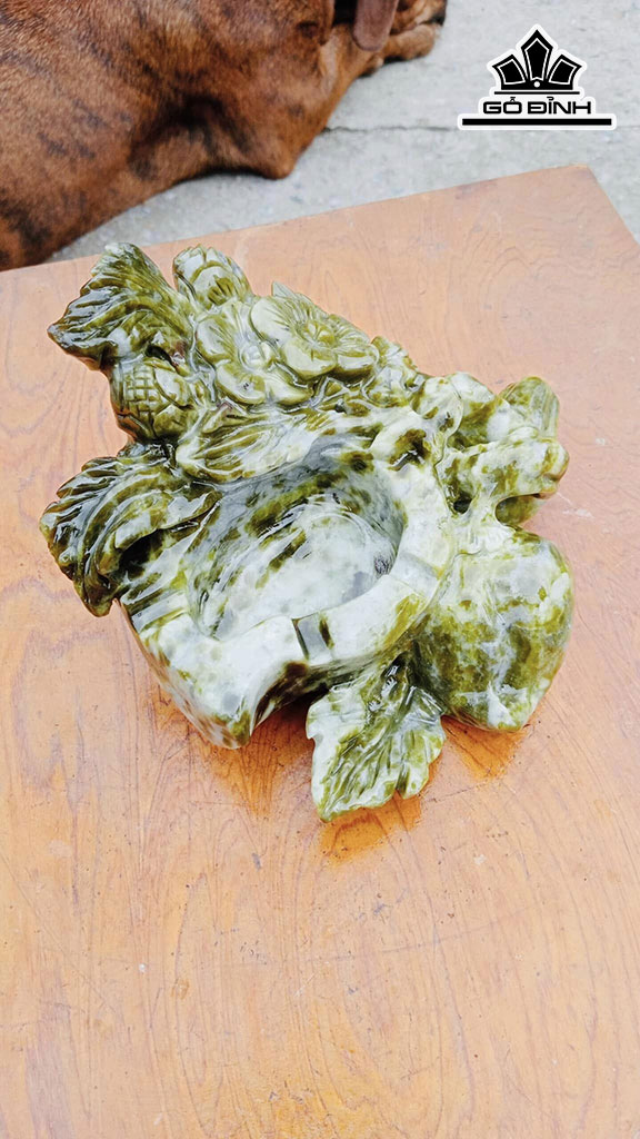 Tác Phẩm Đá Serpentine Cao 9 Ngang 15 Sâu 15 (cm) 1,8kg