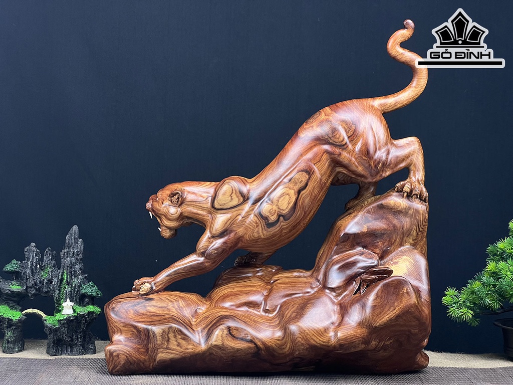 Tượng Báo Săn Mồi Gỗ Cẩm Ngang 45 Cao 40 Sâu 17 (cm)