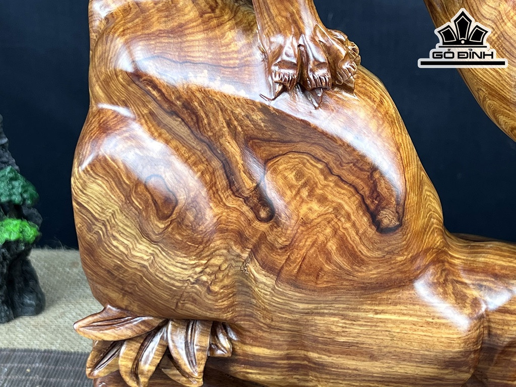 Tượng Báo Săn Mồi Gỗ Cẩm Ngang 45 Cao 40 Sâu 17 (cm)