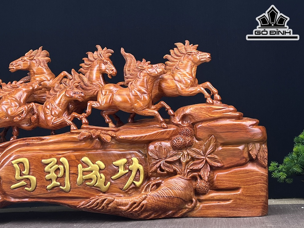 Tượng Bát Mã Gỗ Hương Ngang 85 Cao 40 Sâu 18 (cm)