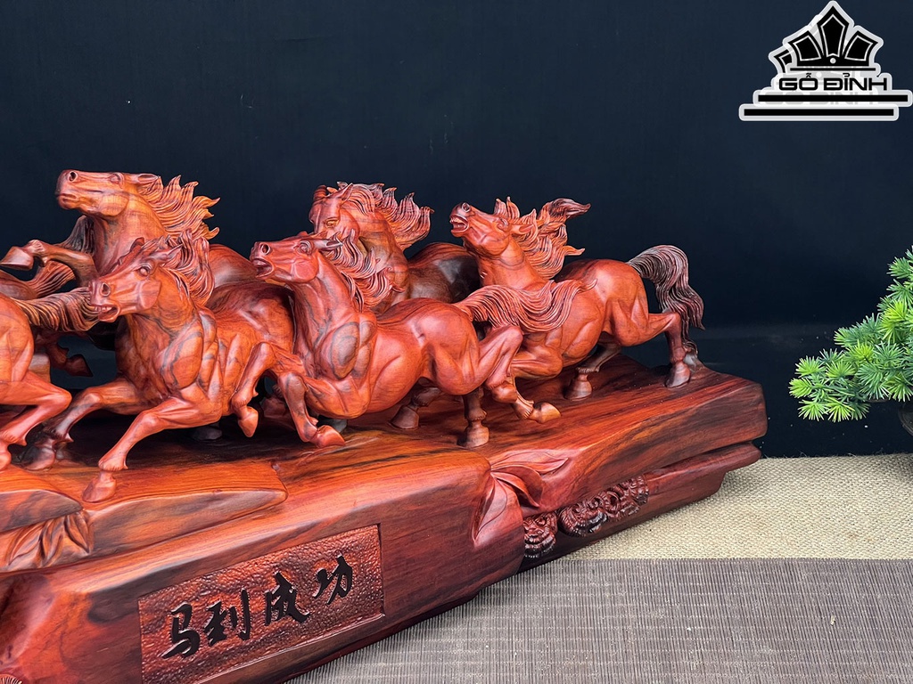 Tượng Bát Mã Gỗ Trắc Ngang 90 Cao 34 Sâu 18 (cm)