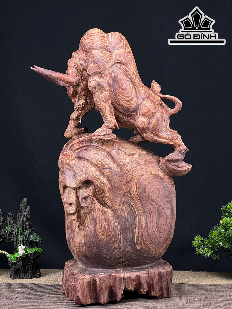 Tượng Bò Tót Gỗ Cẩm Cao 51 Ngang 30 Sâu 21 (cm)