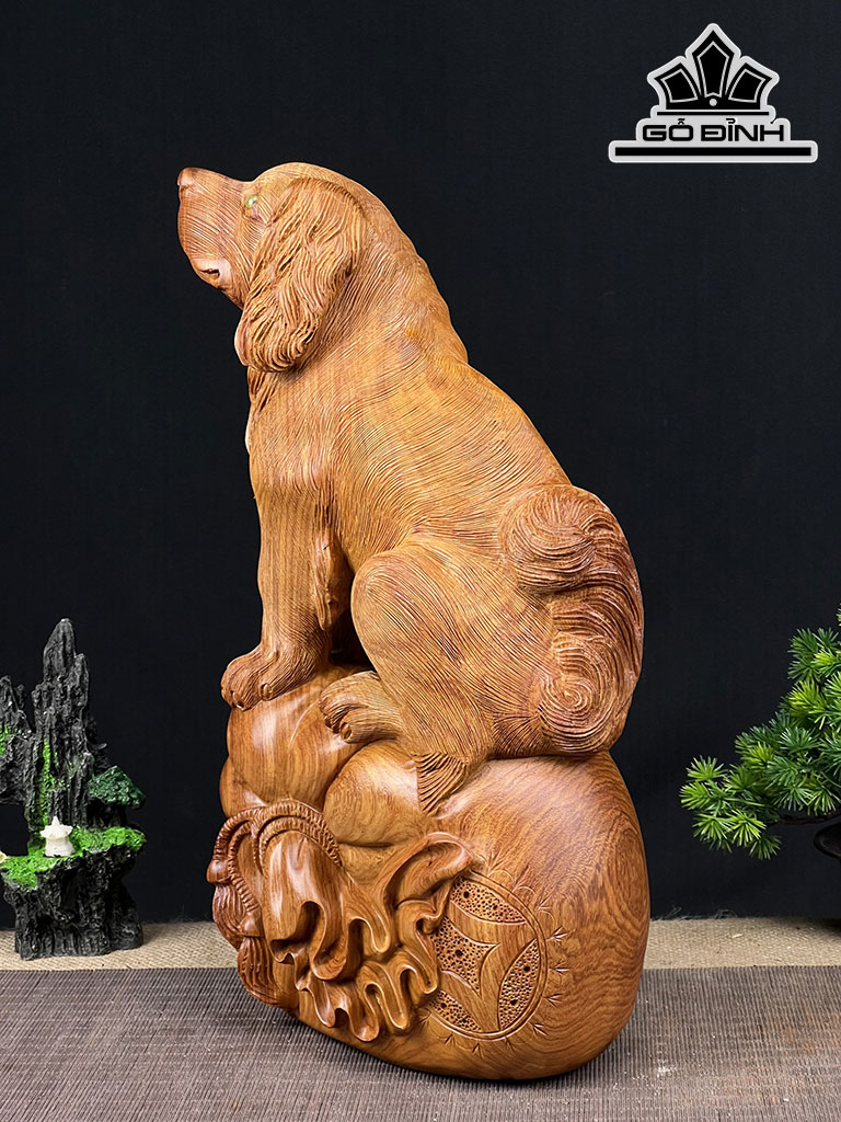 Tượng Chó Gỗ Hương Cao 39 Ngang 24 Sâu 11 (cm)