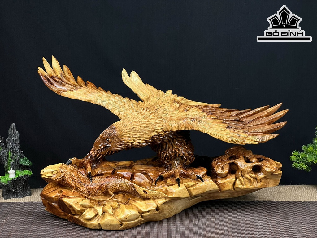 Tượng Đại Bàng Săn Mồi Gỗ Hương Cao 32 Ngang 52 Sâu 30 (cm)