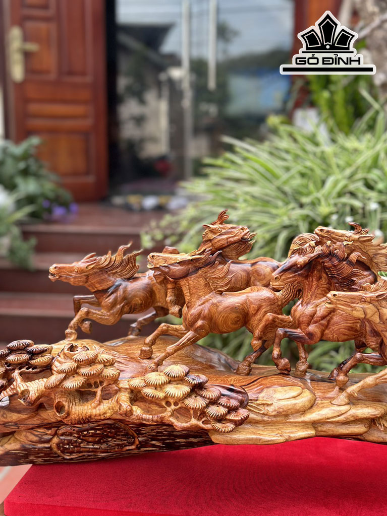 Tượng Bát Mã Gỗ Cẩm Cao 36 Ngang 95 Sâu 28 (cm)