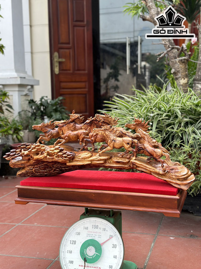 Tượng Bát Mã Gỗ Cẩm Cao 36 Ngang 95 Sâu 28 (cm)