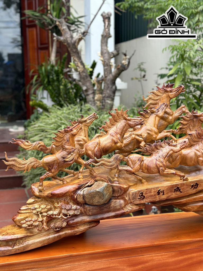 Tượng Bát Mã Gỗ Hương Cao 66 Ngang 118 Sâu 35 (cm)