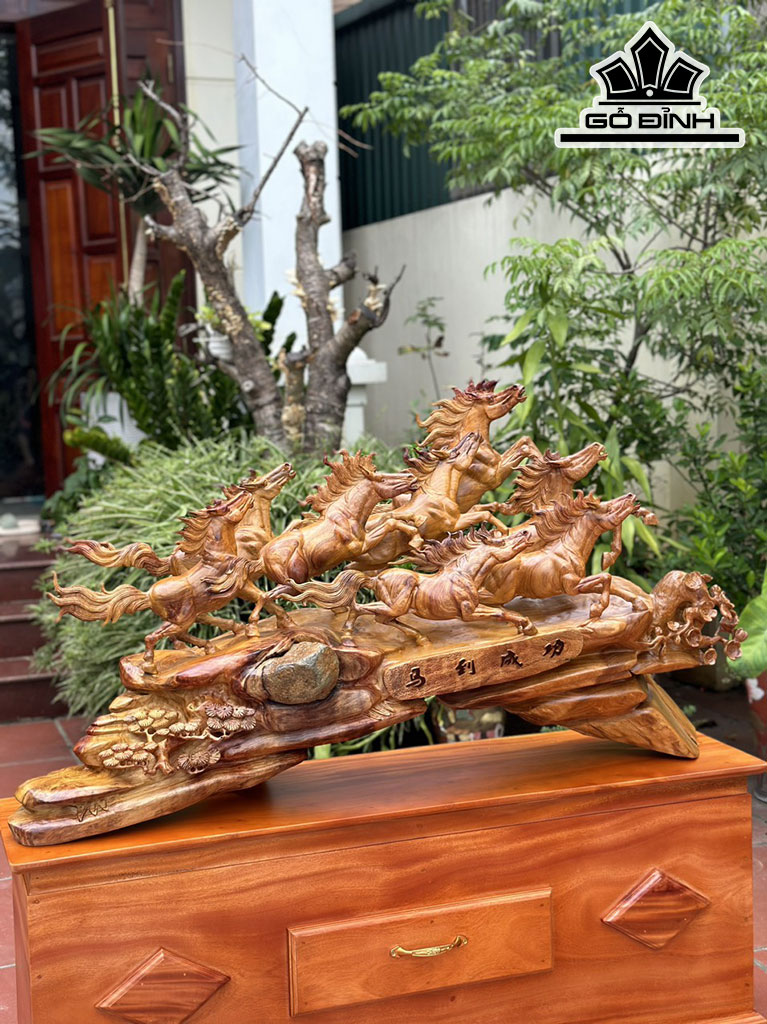 Tượng Bát Mã Gỗ Hương Cao 66 Ngang 118 Sâu 35 (cm)