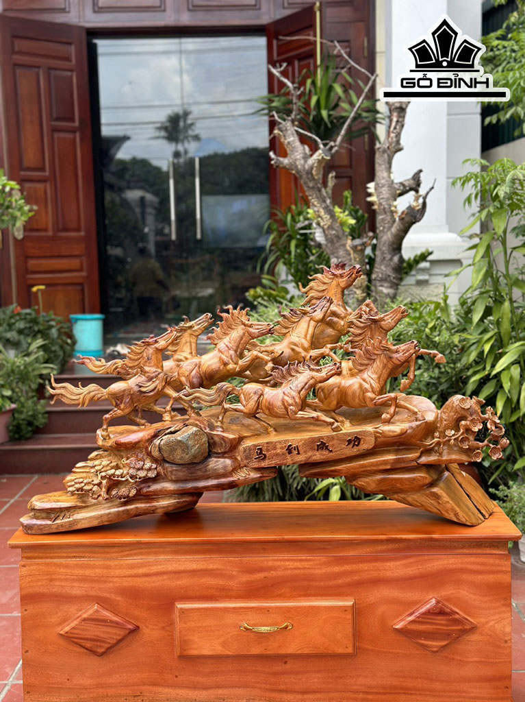 Tượng Bát Mã Gỗ Hương Cao 66 Ngang 118 Sâu 35 (cm)