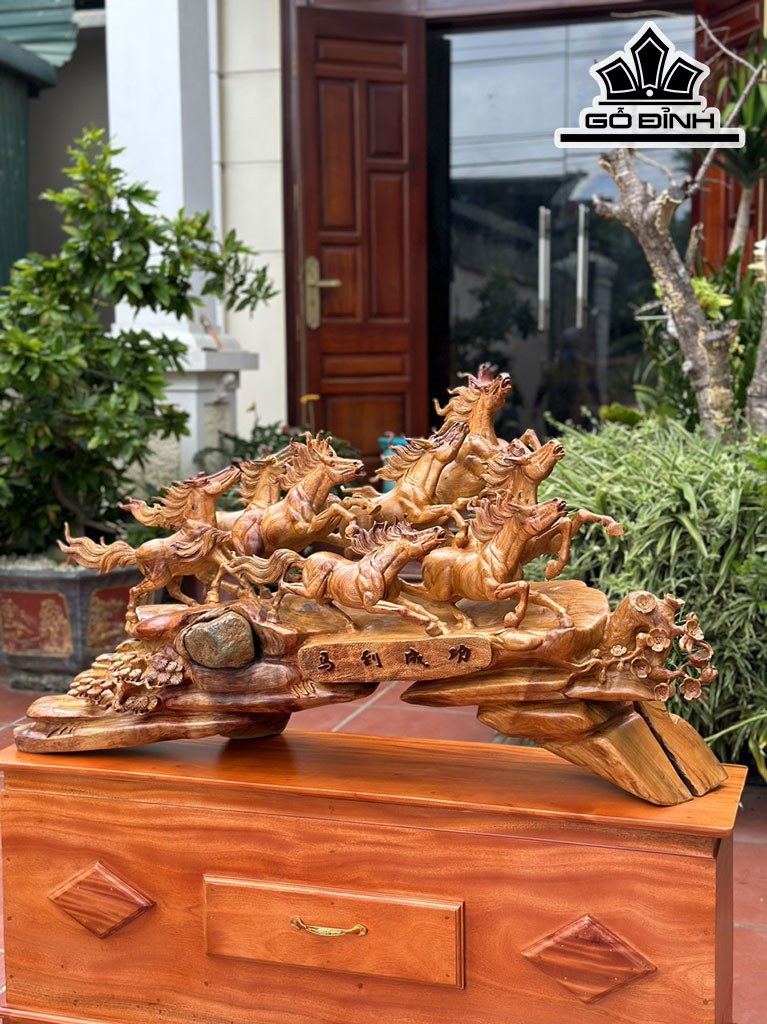 Tượng Bát Mã Gỗ Hương Cao 66 Ngang 118 Sâu 35 (cm)