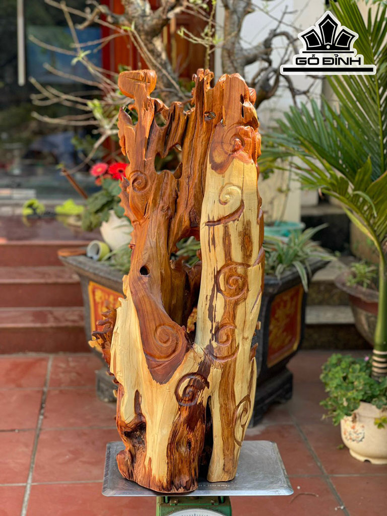 Tượng Cá Chép Hóa Rồng Gỗ Hương Cao 96 Ngang 45 Sâu 33 (cm)