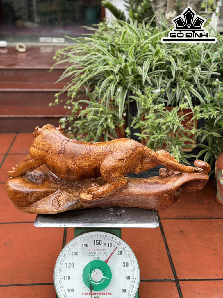 Tượng Hổ Phong Thủy Gỗ Cẩm Cao 33 Ngang 76 Sâu 25 (cm)