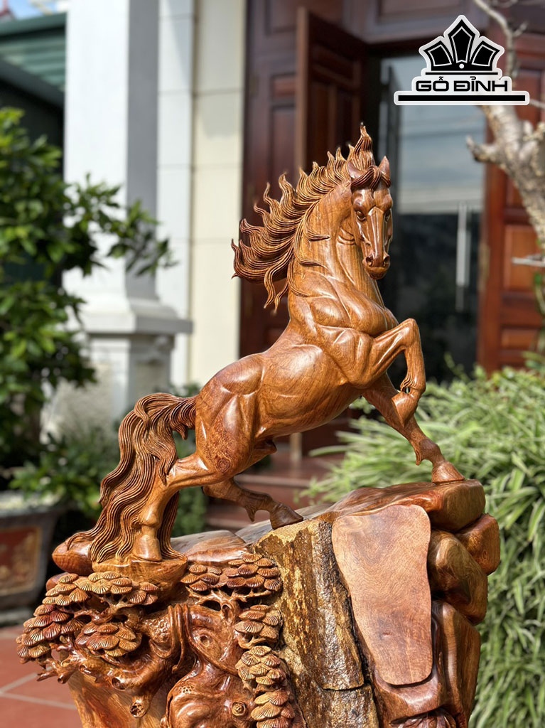 Tượng Ngựa Phong Thủy (Nhất Mã Phi Thiên) Gỗ Hương Cao 88 Ngang 58 Sâu 36 (cm)