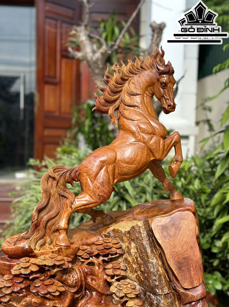 Tượng Ngựa Phong Thủy (Nhất Mã Phi Thiên) Gỗ Hương Cao 88 Ngang 58 Sâu 36 (cm)