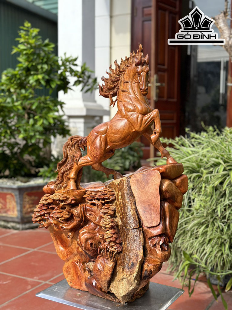 Tượng Ngựa Phong Thủy (Nhất Mã Phi Thiên) Gỗ Hương Cao 88 Ngang 58 Sâu 36 (cm)