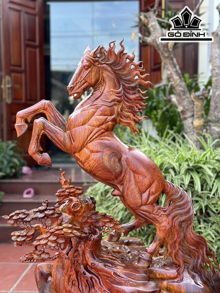 Tượng Ngựa Phong Thủy (Nhất Mã Phi Thiên) Gỗ Hương Cao 89 Ngang 73 Sâu 32 (cm)