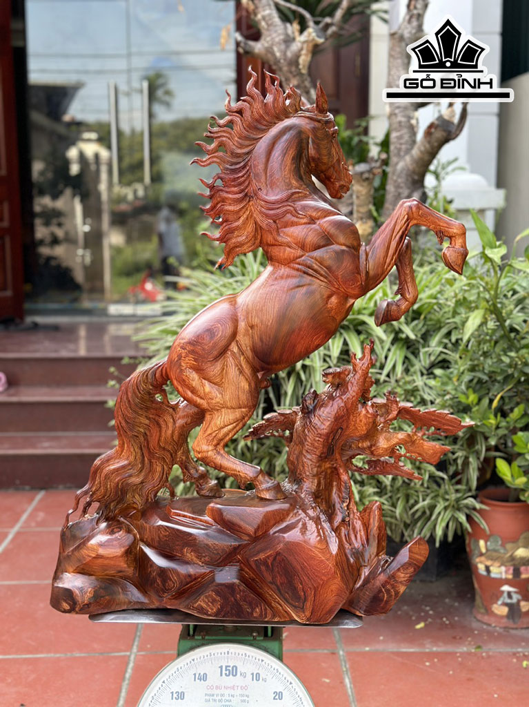 Tượng Ngựa Phong Thủy (Nhất Mã Phi Thiên) Gỗ Hương Cao 89 Ngang 73 Sâu 32 (cm)