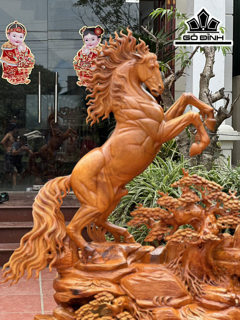 Tượng Ngựa Phong Thủy (Nhất Mã Phi Thiên) Gỗ Hương Cao 172 Ngang 126 Sâu 56 (cm)
