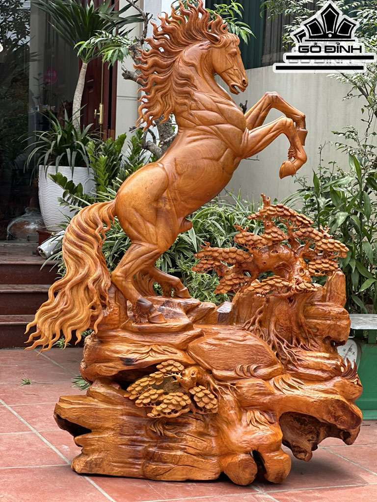 Tượng Ngựa Phong Thủy (Nhất Mã Phi Thiên) Gỗ Hương Cao 172 Ngang 126 Sâu 56 (cm)