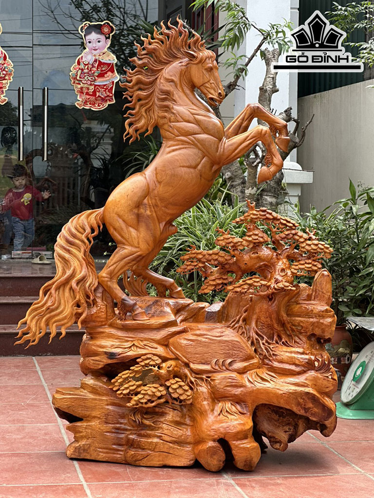 Tượng Ngựa Phong Thủy (Nhất Mã Phi Thiên) Gỗ Hương Cao 172 Ngang 126 Sâu 56 (cm)
