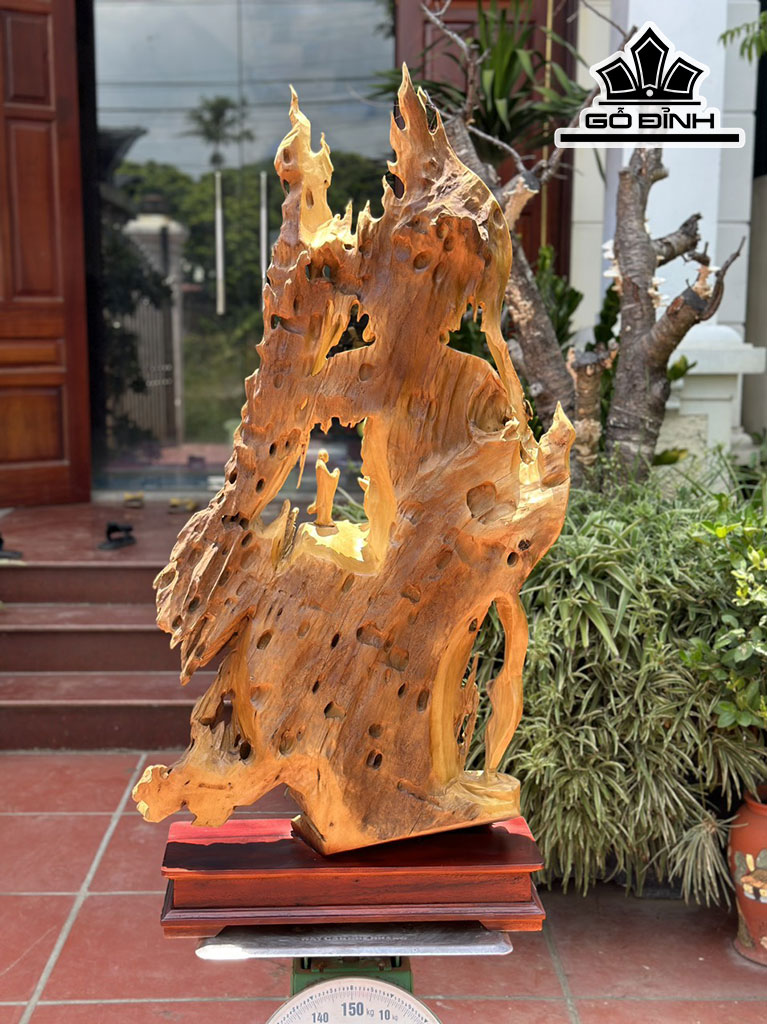 Tượng Nhất Tâm Bái Phật Gỗ Dổi Cao 110 Ngang 60 Sâu 20 (cm)