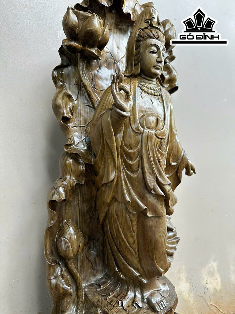 Tượng Phật Bà Quan Âm Gỗ Thủy Tùng Cao 100 Ngang 35 Sâu 20 (cm)