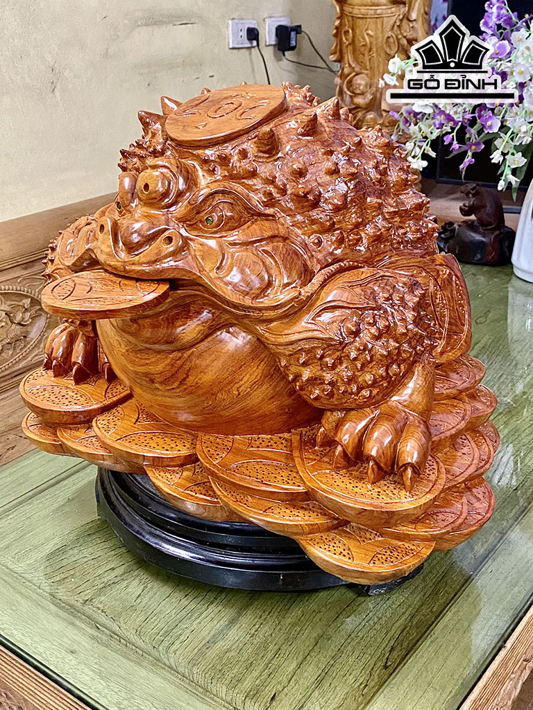 Tượng Cóc Ngậm Tiền Gỗ Hương Cao 34 Ngang 48 Sâu 32 (cm)