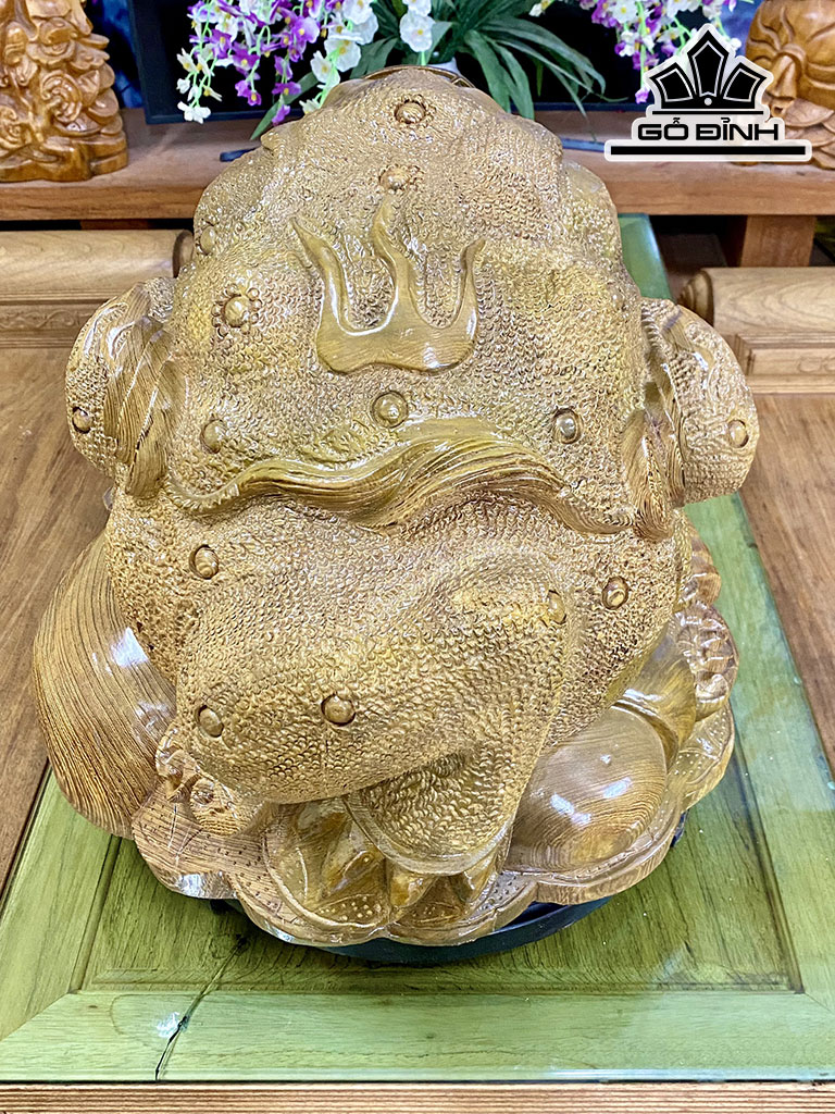 Tượng Cóc Ngậm Tiền Gỗ Mun Đuôi Công Cao 40 Ngang 46 Sâu 46 (cm)