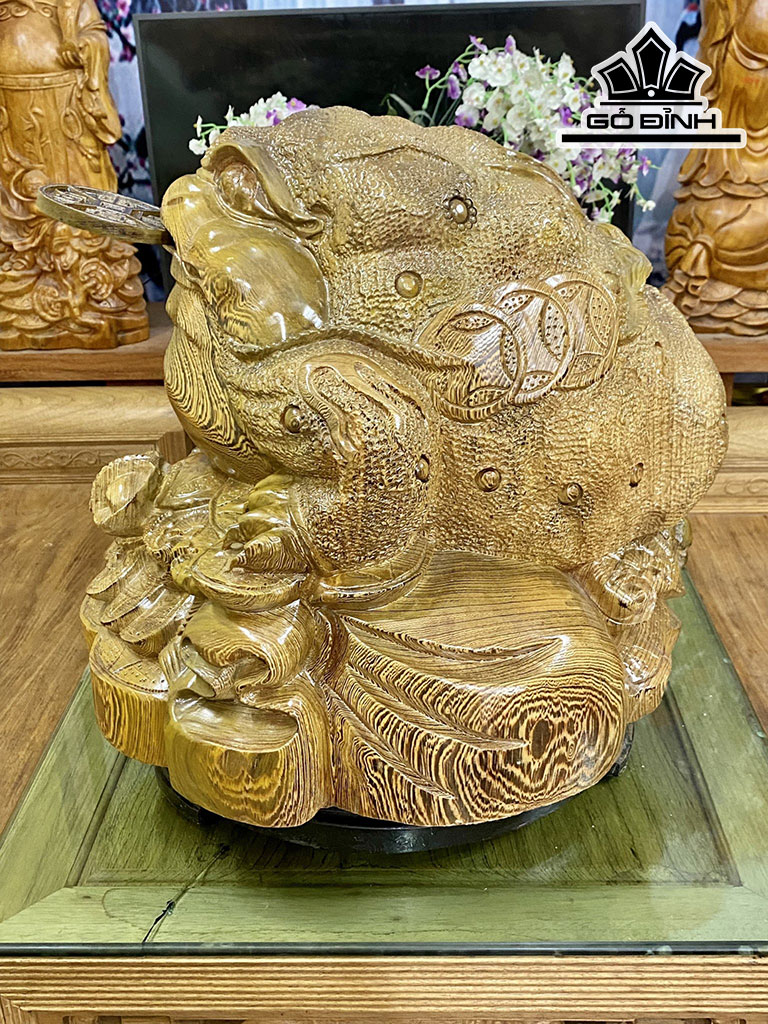 Tượng Cóc Ngậm Tiền Gỗ Mun Đuôi Công Cao 40 Ngang 46 Sâu 46 (cm)