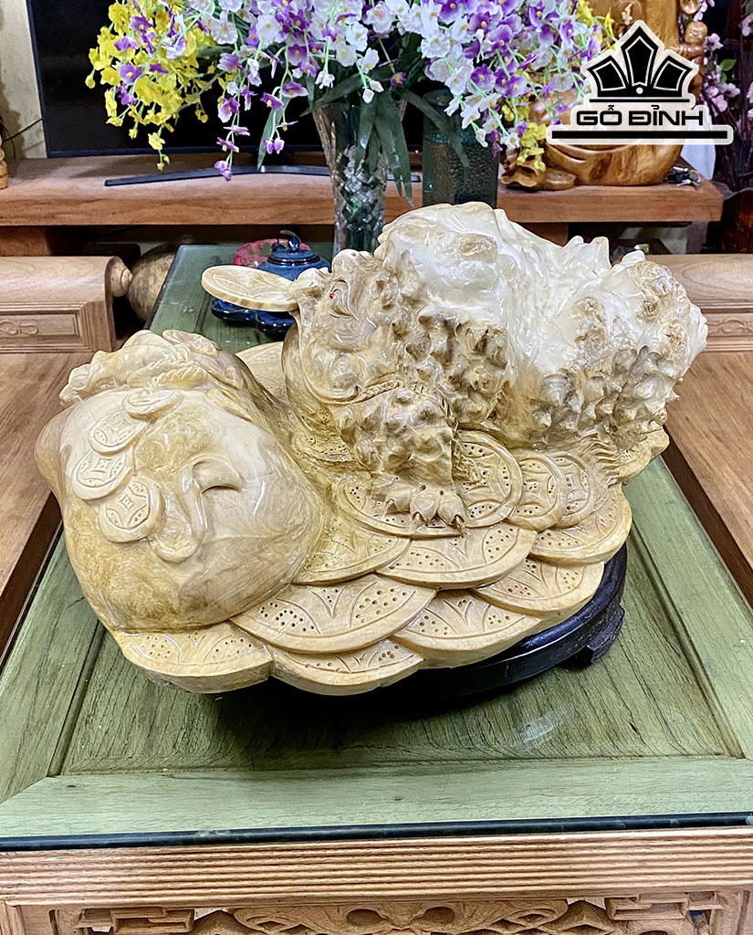 Tượng Cóc Ngậm Tiền Gỗ Nu Nghiến Cao 22 Ngang 53 Sâu 48 (cm)