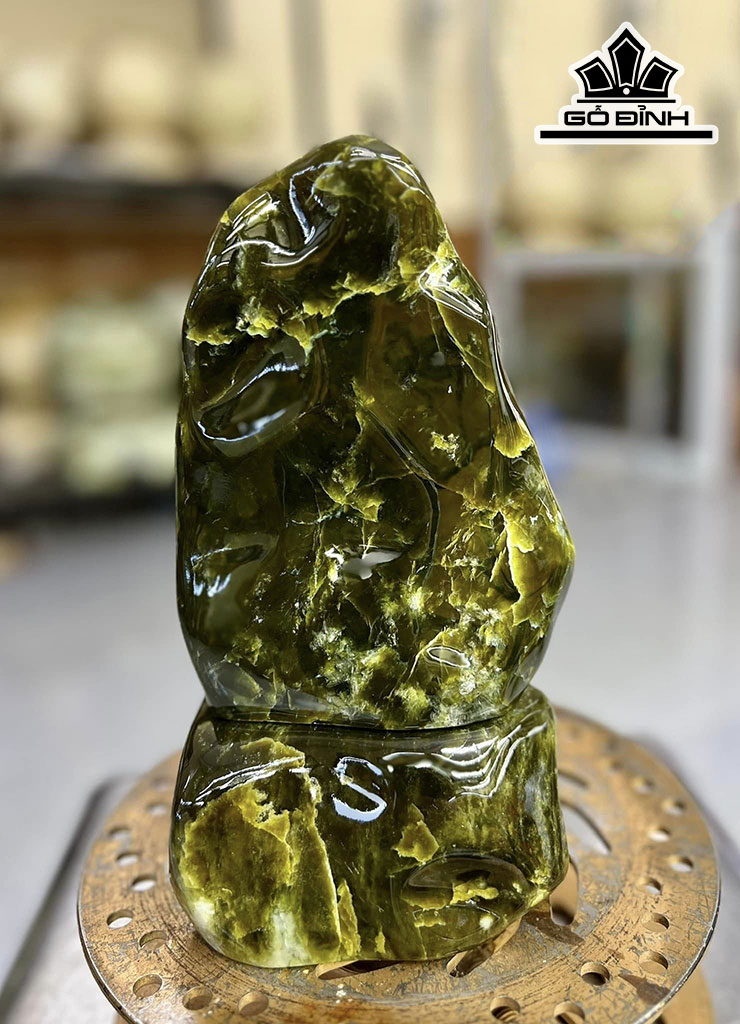 Tác Phẩm Đá Serpentine Cao 23 Ngang 12,8 Sâu 9 (cm) 2,5kg