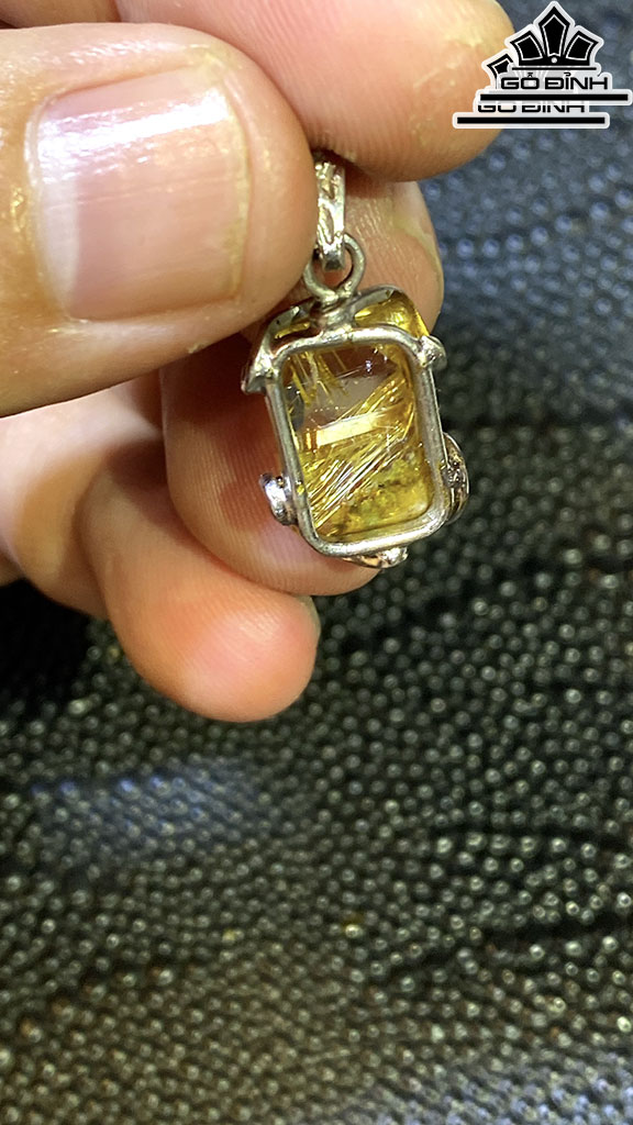 Mặt Dây Chuyền Đá Thạch Anh Tóc Vàng Cao 16 Ngang 12 Sâu 6 (mm) 2,3gr