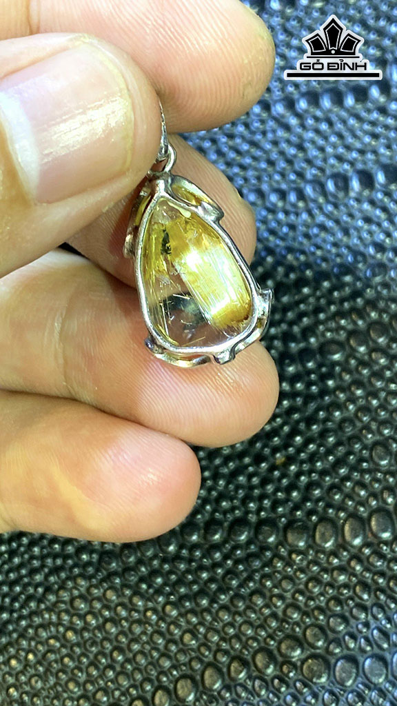 Mặt Dây Chuyền Đá Thạch Anh Tóc Vàng Cao 20 Ngang 14 Sâu 6,8 (mm) 2,8gr