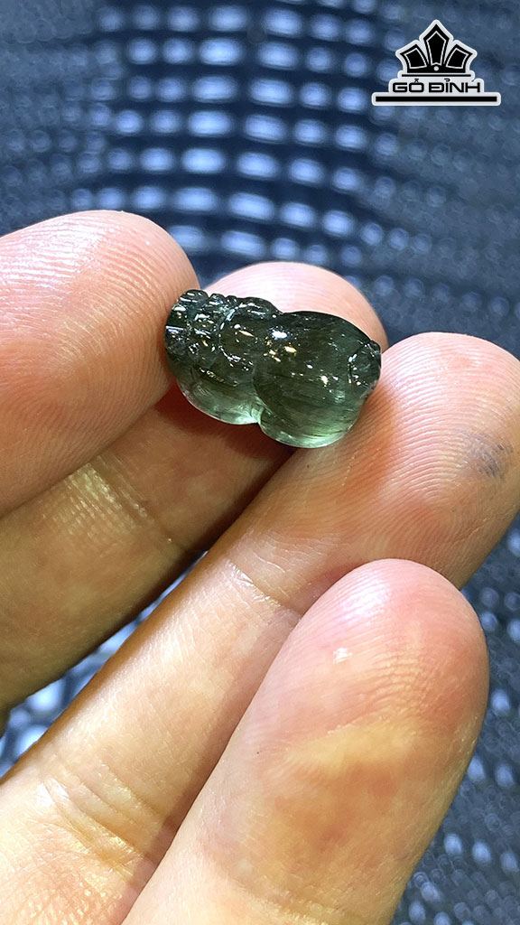 Mặt Dây Chuyền Tỳ Hưu Đá Thạch Anh Tóc Xanh Cao 15 Ngang 8,2 Sâu 8,5 (mm) 1,9gr