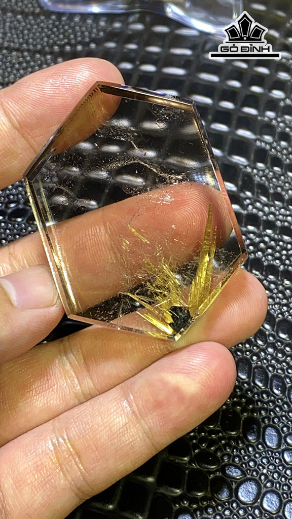 Mặt Trơn Hoa Thị Đá Thạch Anh Tóc Vàng Cao 54 Ngang 38 Sâu 10,5 (mm) 44gr