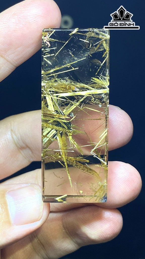 Mặt Trơn Hoa Thị Đá Thạch Anh Tóc Vàng Cao 55,5 Ngang 21,5 Sâu 12,5 (mm) 38,6gr