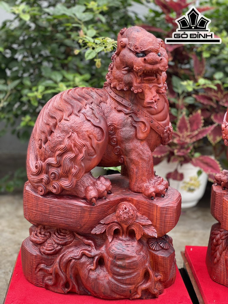 Tượng Nghê Gỗ Tử Đàn Cao 52 Ngang 30 Sâu 25 (cm)