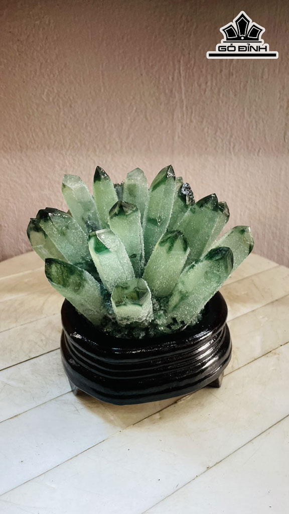 Tác Phẩm Đá Thạch Anh Xanh Cao 17 Ngang 15 (cm) 1,5kg