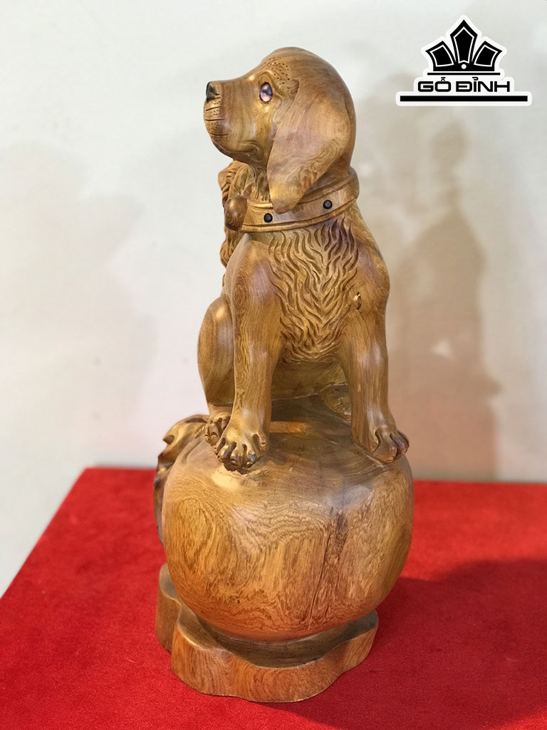 Tượng Chó Gỗ Hương Cao 41 Ngang 23 Sâu 16 (cm)