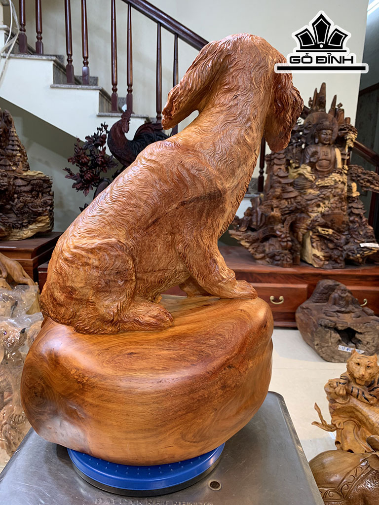 Tượng Chó Gỗ Hương Cao 56 Ngang 38 Sâu 30 (cm)