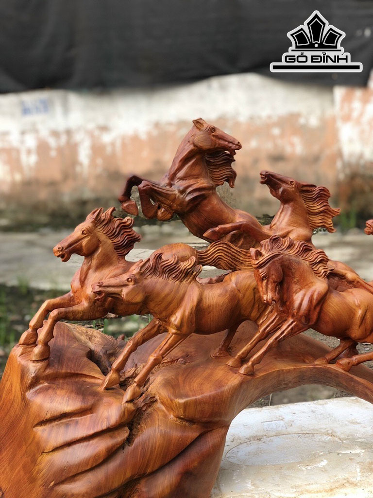 Tượng Bát Mã Gỗ Hương Cao 56 Ngang 113 Sâu 35 (cm)