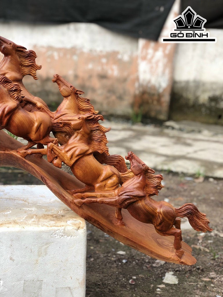 Tượng Bát Mã Gỗ Hương Cao 56 Ngang 113 Sâu 35 (cm)