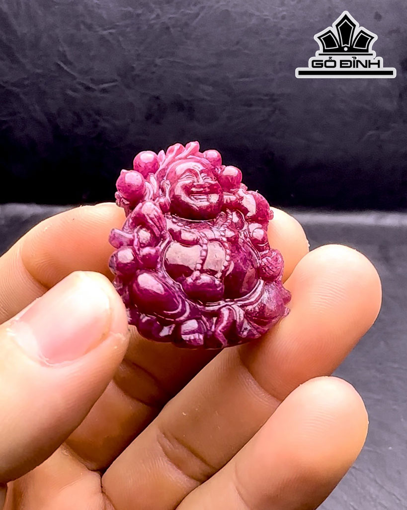 Mặt Dây Chuyền Di Lặc Đá Ruby Cao 38 Ngang 33,5 Sâu 11,9 (mm) 111,8cts