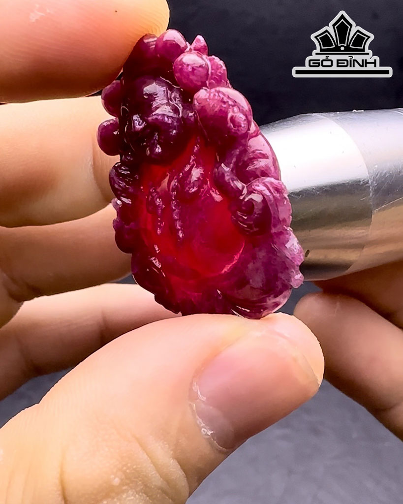 Mặt Dây Chuyền Di Lặc Đá Ruby Cao 38 Ngang 33,5 Sâu 11,9 (mm) 111,8cts