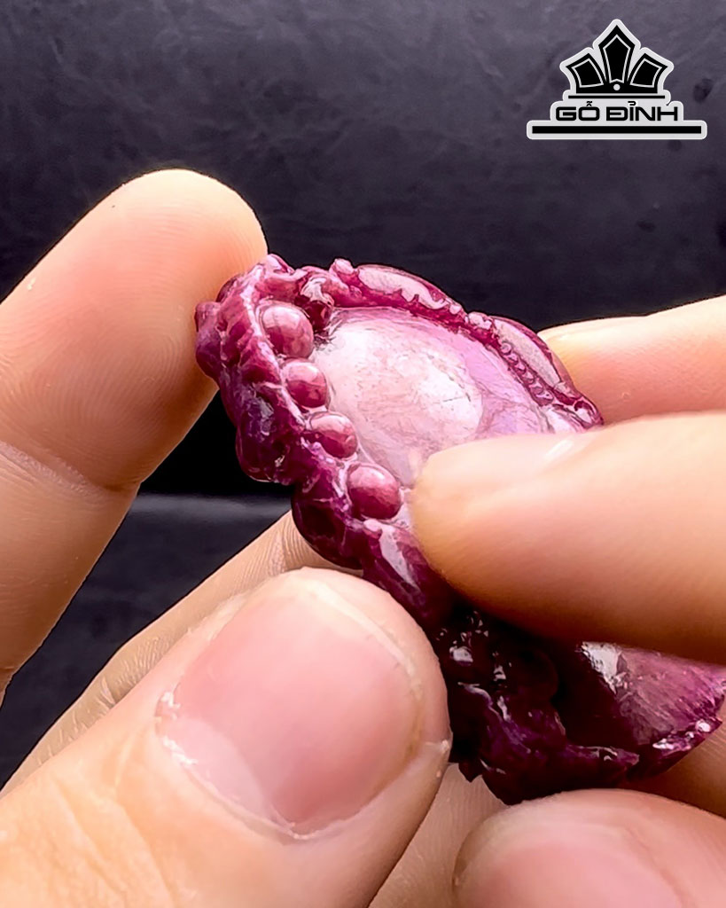 Mặt Dây Chuyền Di Lặc Đá Ruby Cao 50,8 Ngang 33 Sâu 8,9 (mm) 185,5cts