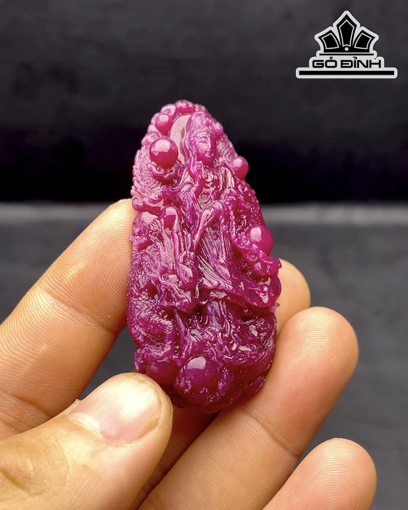 Mặt Dây Chuyền Quan Âm Đá Ruby Cao 63,3 Ngang 33,6 Sâu 9,9 (mm) 209cts