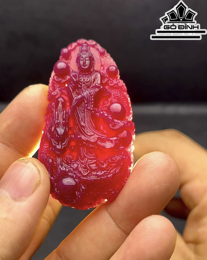 Mặt Dây Chuyền Quan Âm Đá Ruby Cao 63,3 Ngang 33,6 Sâu 9,9 (mm) 209cts