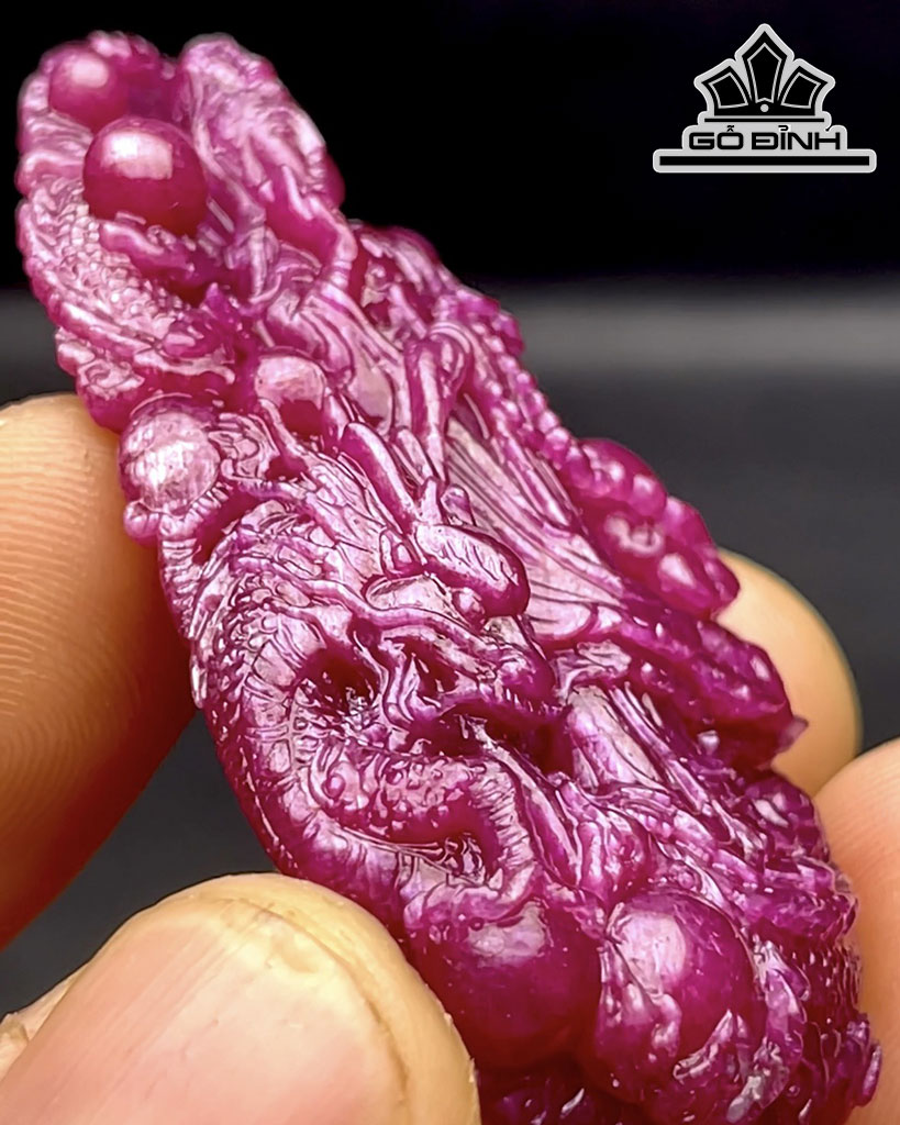 Mặt Dây Chuyền Quan Âm Đá Ruby Cao 63,3 Ngang 33,6 Sâu 9,9 (mm) 209cts