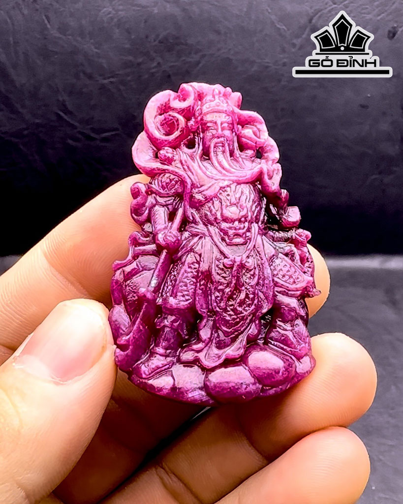 Mặt Dây Chuyền Quan Thánh Đá Ruby Cao 62,8 Ngang 39,5 Sâu 9,3 (mm) 176cts